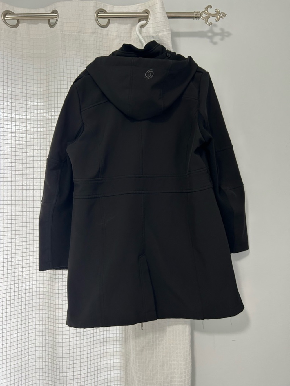 Active Zone Jacket - Picture 4 of 11